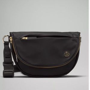Lululemon All Night Festival Bag 2 L, black/gold